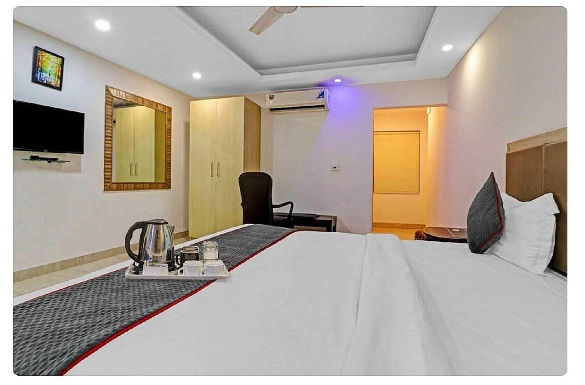 Super Hotel O Mahal New Delhi Luaran gambar