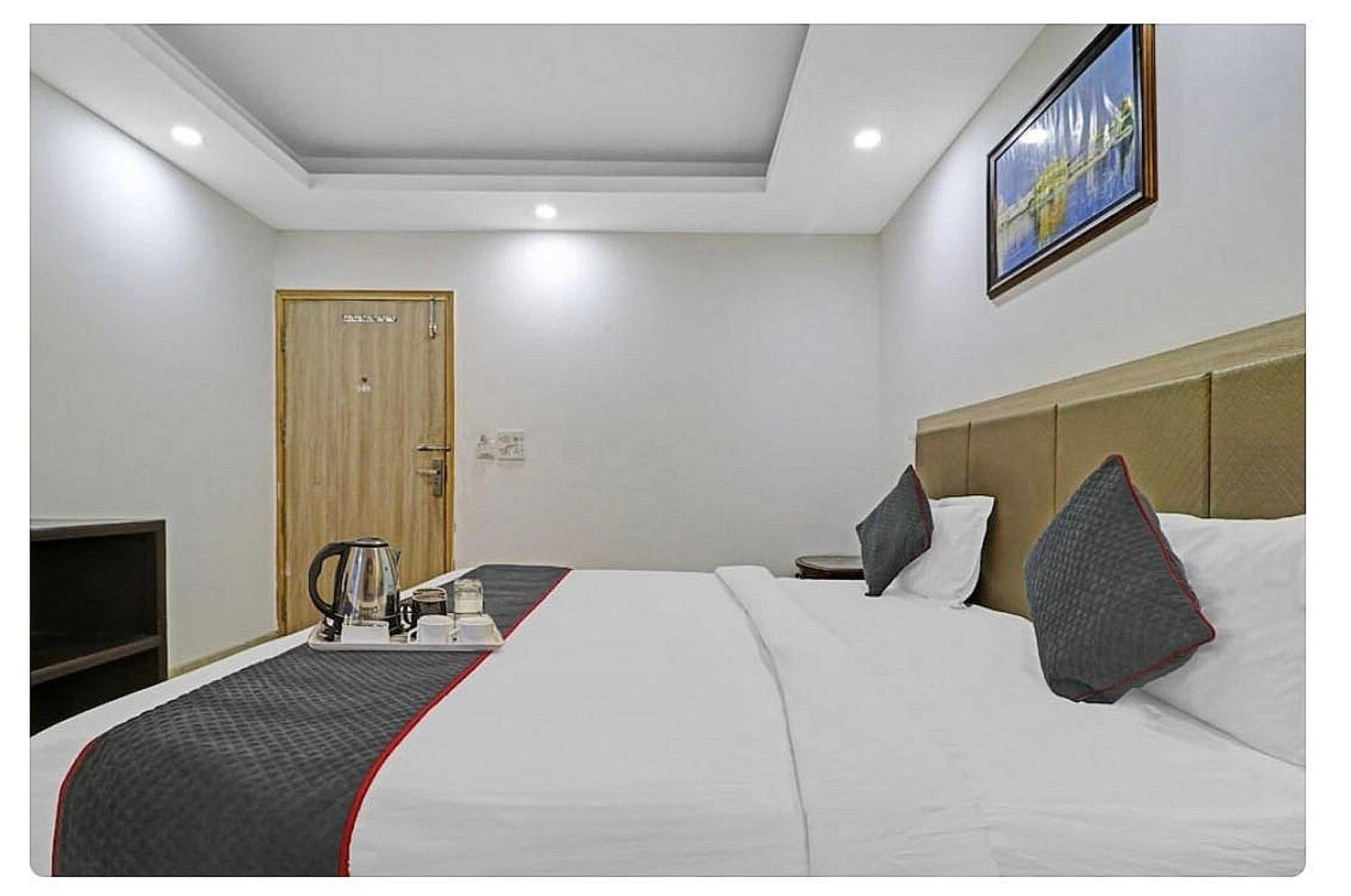 Super Hotel O Mahal New Delhi Luaran gambar